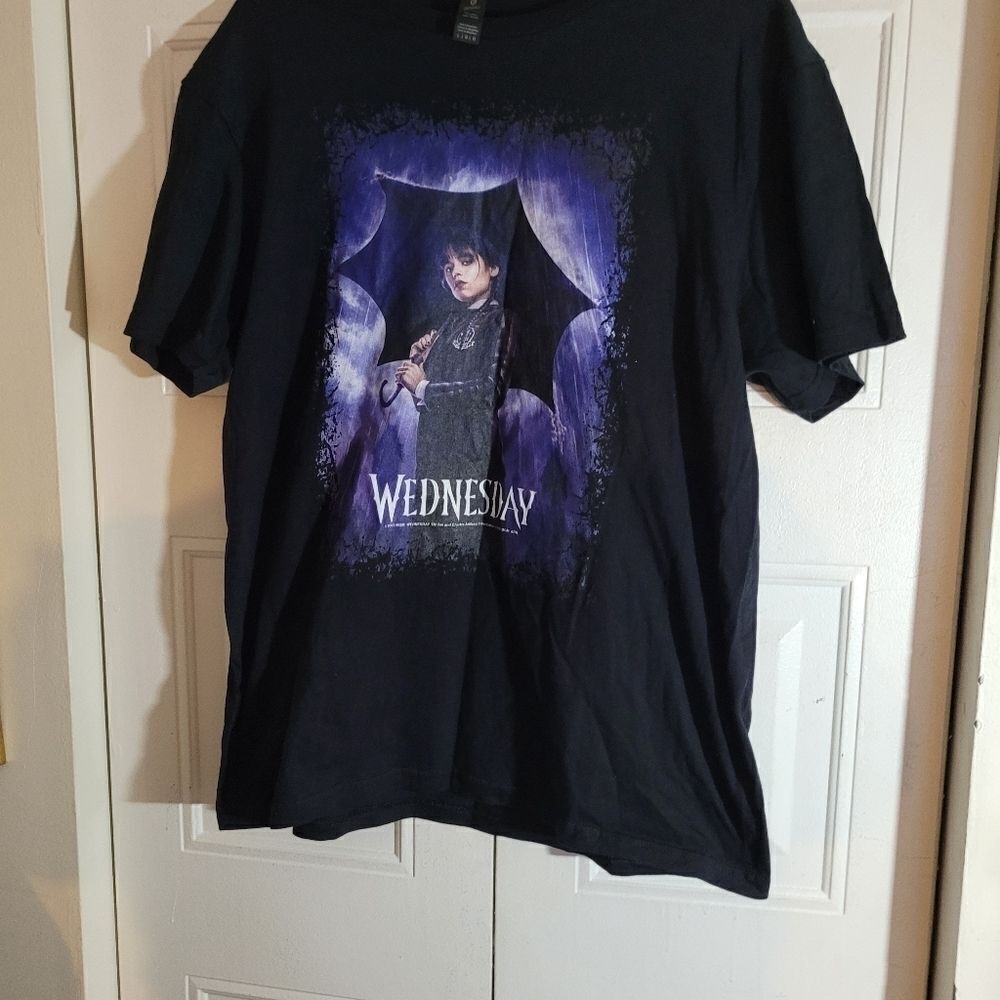 WEDNESDAY Addams 2022 TV Show T Shirt Size large Jennna Ortega black